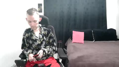 Snapshot of frenchroulette chatting on January 3, 2025, 11:14 am Thomas y Sophia online show from January 3, 2025, 11:14 am