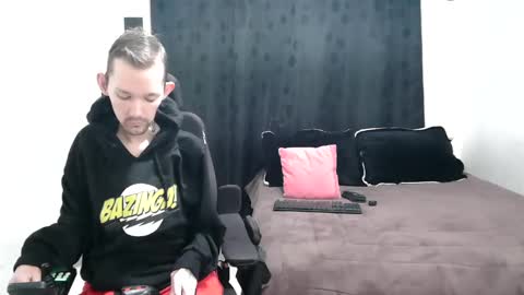 Snapshot of frenchroulette chatting on February 13, 2025, 11:50 am Thomas y Sophia online show from February 13, 2025, 11:50 am