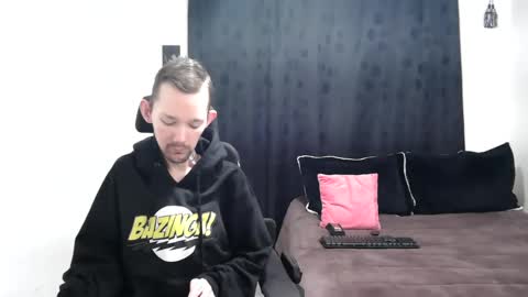 Snapshot of frenchroulette chatting on February 16, 2025, 11:49 am Thomas y Sophia online show from February 16, 2025, 11:49 am