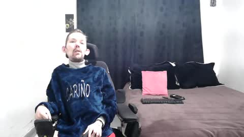 Snapshot of frenchroulette chatting on February 27, 2025, 9:43 am Thomas y Sophia online show from February 27, 2025, 9:43 am