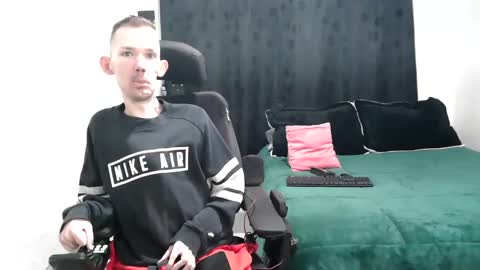 Snapshot of frenchroulette chatting on March 3, 2025, 9:44 am Thomas y Sophia online show from March 3, 2025, 9:44 am