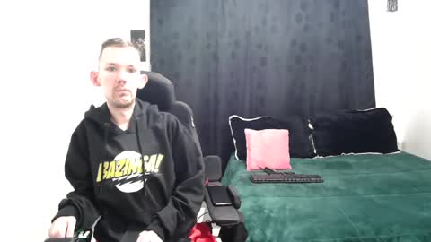 Snapshot of frenchroulette chatting on March 6, 2025, 9:47 am Thomas y Sophia online show from March 6, 2025, 9:47 am