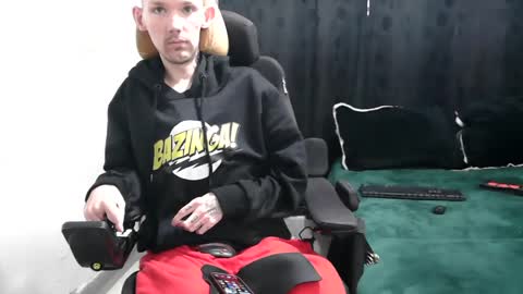 Snapshot of frenchroulette chatting on March 6, 2025, 1:46 pm Thomas y Sophia online show from March 6, 2025, 1:46 pm