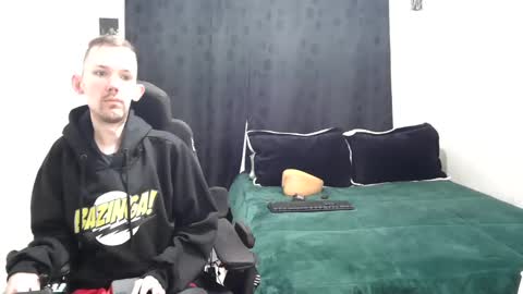 Snapshot of frenchroulette chatting on March 7, 2025, 9:51 am Thomas y Sophia online show from March 7, 2025, 9:51 am