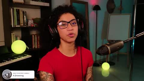 Snapshot of fresatanica chatting on November 16, 2025, 3:23 am Vale online show from November 16, 2025, 3:23 am