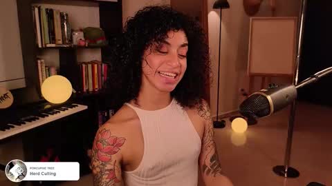 Snapshot of fresatanica chatting on November 17, 2025, 3:01 am Vale online show from November 17, 2025, 3:01 am