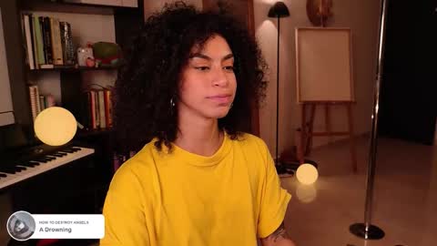 Snapshot of fresatanica chatting on November 20, 2025, 4:01 am Vale online show from November 20, 2025, 4:01 am