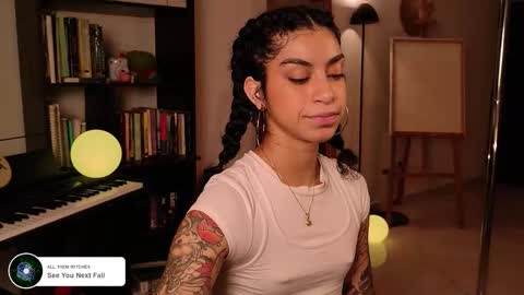 Snapshot of fresatanica chatting on November 26, 2025, 12:44 am Vale online show from November 26, 2025, 12:44 am