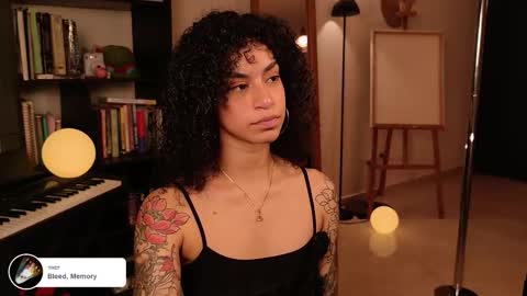 Snapshot of fresatanica chatting on November 27, 2025, 2:02 am Vale online show from November 27, 2025, 2:02 am