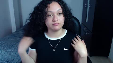 Snapshot of freud_x_louise1 chatting on December 4, 2024, 5:38 am Louise online show from December 4, 2024, 5:38 am