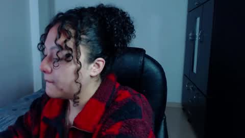 Snapshot of freud_x_louise1 chatting on December 9, 2024, 5:40 am Louise online show from December 9, 2024, 5:40 am