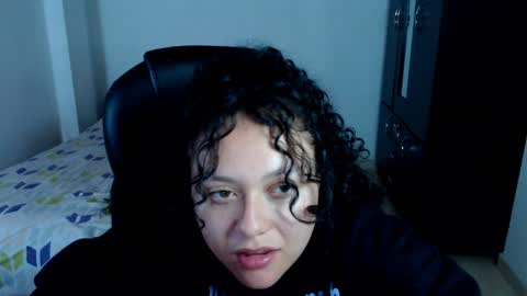 Snapshot of freud_x_louise1 chatting on January 17, 2025, 5:21 am Louise online show from January 17, 2025, 5:21 am