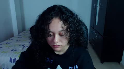 Snapshot of freud_x_louise1 chatting on February 23, 2025, 4:07 am Louise online show from February 23, 2025, 4:07 am