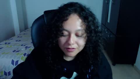 Snapshot of freud_x_louise1 chatting on February 23, 2025, 7:11 am Louise online show from February 23, 2025, 7:11 am