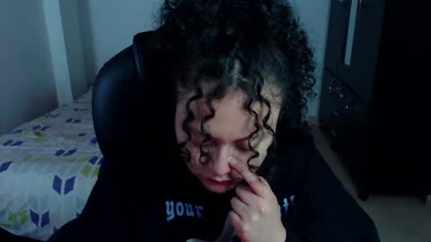 Snapshot of freud_x_louise1 chatting on February 24, 2025, 5:11 am Louise online show from February 24, 2025, 5:11 am