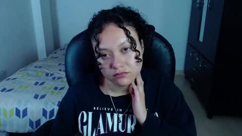 Snapshot of freud_x_louise1 chatting on March 7, 2025, 5:18 am Louise online show from March 7, 2025, 5:18 am