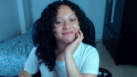 Snapshot of freud_x_louise1 chatting on September 9, 2025, 4:56 am Louise online show from September 9, 2025, 4:56 am