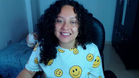 Snapshot of freud_x_louise1 chatting on September 15, 2025, 12:16 pm Louise online show from September 15, 2025, 12:16 pm