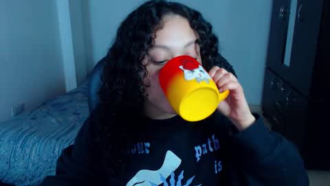 Snapshot of freud_x_louise1 chatting on October 6, 2025, 3:04 am Louise online show from October 6, 2025, 3:04 am