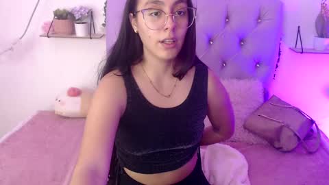 Snapshot of freyja_01 chatting on March 6, 2025, 1:58 am Freyja online show from March 6, 2025, 1:58 am