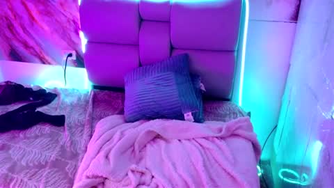 Snapshot of freyja_01 chatting on March 10, 2025, 2:28 am Freyja online show from March 10, 2025, 2:28 am