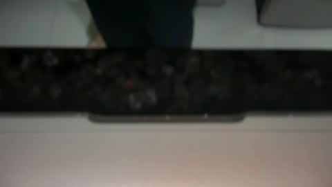 freyva_ online show from March 3, 2025, 1:21 am