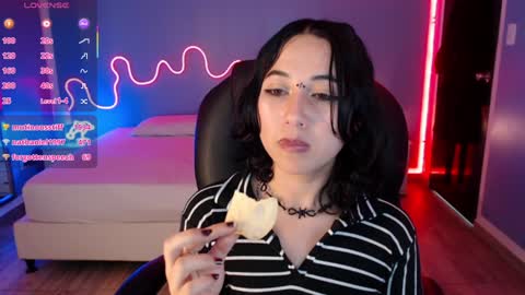 Snapshot of frida_lassi_ chatting on February 7, 2025, 1:36 am frida_lassi_ online show from February 7, 2025, 1:36 am