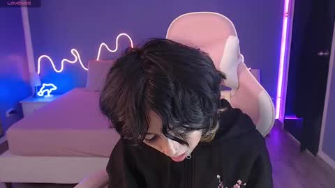 Snapshot of frida_lassi_ chatting on March 12, 2025, 1:30 pm frida_lassi_ online show from March 12, 2025, 1:30 pm