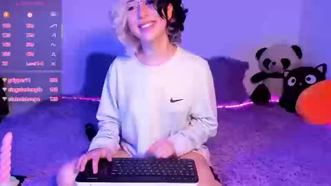 Snapshot of frida_lassi_ chatting on September 13, 2025, 12:10 am frida_lassi_ online show from September 13, 2025, 12:10 am