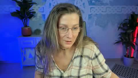 Snapshot of fridatander chatting on February 15, 2025, 9:05 am Frida Tander online show from February 15, 2025, 9:05 am
