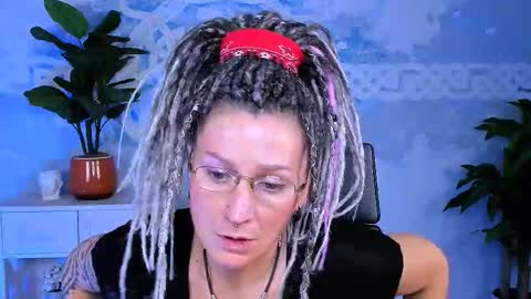 Snapshot of fridatander chatting on October 6, 2025, 5:05 am Frida Tander online show from October 6, 2025, 5:05 am