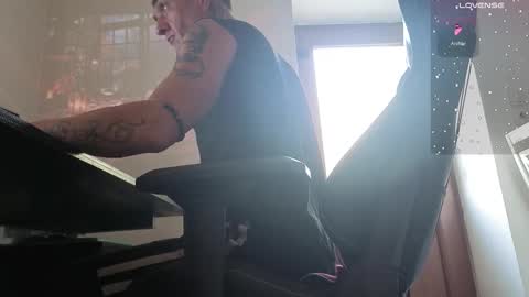 Snapshot of fullartofsex chatting on November 11, 2025, 8:47 am FullArtOfSex online show from November 11, 2025, 8:47 am