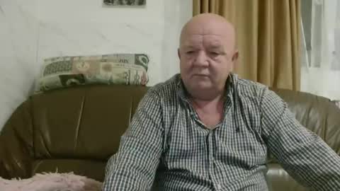 fullballs6 online show from October 29, 2025, 3:42 am