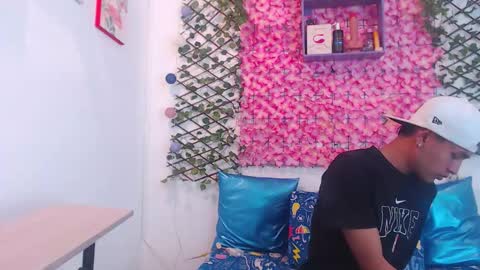 funny_and_horny online show from September 25, 2025, 7:28 pm