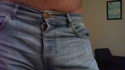 Snapshot of funslimguy chatting on February 6, 2025, 9:06 pm Funslimguy online show from February 6, 2025, 9:06 pm