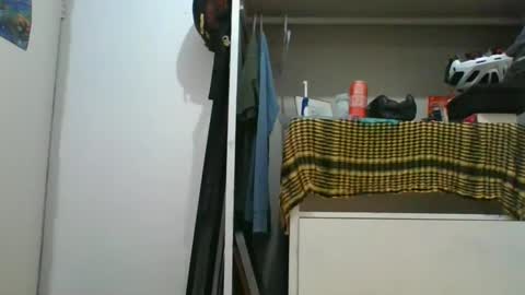 Snapshot of funslimguy chatting on September 24, 2025, 3:43 am Funslimguy online show from September 24, 2025, 3:43 am