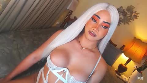 Maddonna online show from December 17, 2025, 6:41 am