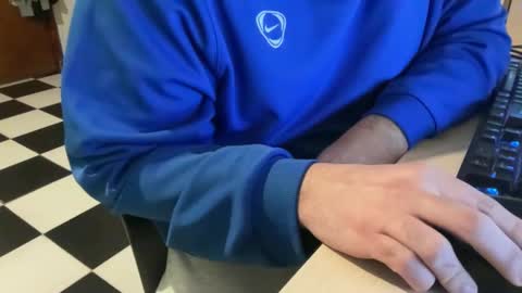 fuzitzu2 online show from February 11, 2025, 4:02 pm