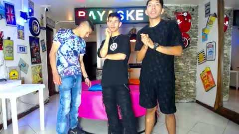 Snapshot of g4mens chatting on September 20, 2025, 4:41 pm G4MENS online show from September 20, 2025, 4:41 pm