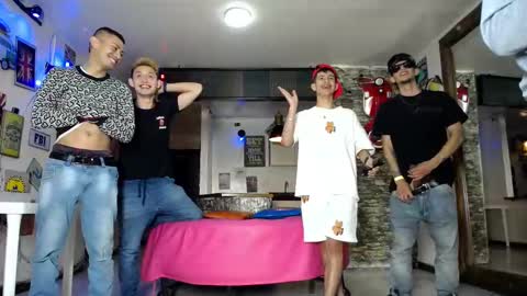 Snapshot of g4mens chatting on September 21, 2025, 4:41 pm G4MENS online show from September 21, 2025, 4:41 pm