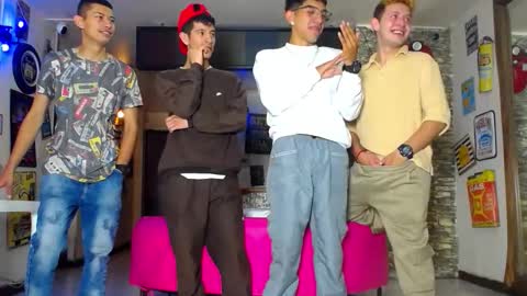 Snapshot of g4mens chatting on October 3, 2025, 2:47 pm G4MENS online show from October 3, 2025, 2:47 pm
