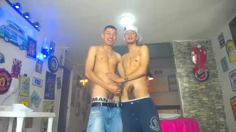 Snapshot of g4mens chatting on October 12, 2025, 3:22 pm G4MENS online show from October 12, 2025, 3:22 pm