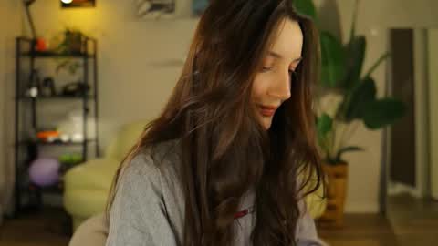 Snapshot of g_ia chatting on November 26, 2025, 5:58 pm G online show from November 26, 2025, 5:58 pm