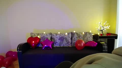 Jaklin online show from February 12, 2025, 12:12 pm