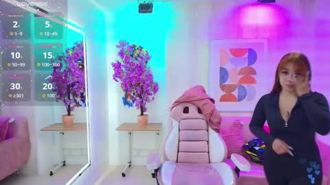 Snapshot of gabby_evanns chatting on November 17, 2025, 12:22 pm gabby_evanns online show from November 17, 2025, 12:22 pm