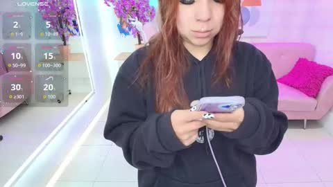 Snapshot of gabby_evanns chatting on November 19, 2025, 12:05 pm gabby_evanns online show from November 19, 2025, 12:05 pm