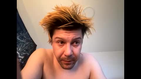 Snapshot of gabethier25 chatting on December 11, 2024, 7:46 pm yeeah online show from December 11, 2024, 7:46 pm