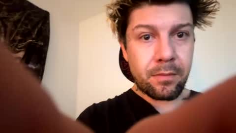 Snapshot of gabethier25 chatting on December 26, 2024, 6:19 am yeeah online show from December 26, 2024, 6:19 am