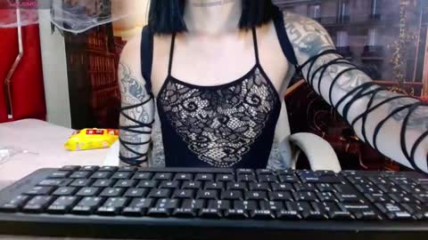 gabi_prince online show from November 1, 2025, 7:27 pm