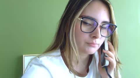 Gabriela Miller online show from November 10, 2025, 4:17 pm